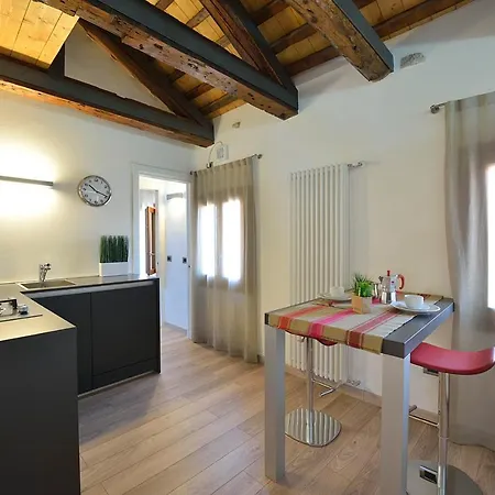 아파트 Castello Di Godego Sleeps 2 Air Con Wifi