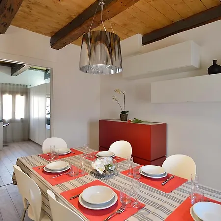 Castello Di Godego Sleeps 2 Air Con Wifi *