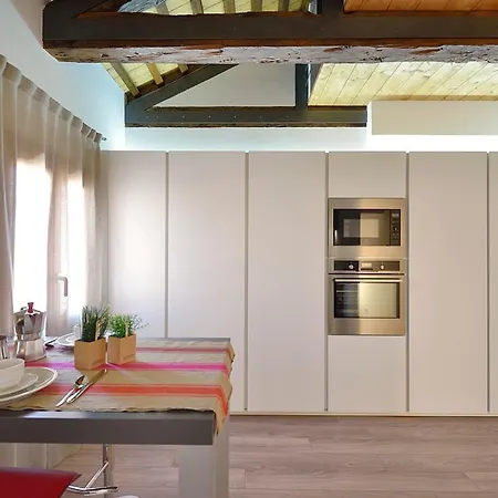 Castello Di Godego Sleeps 2 Air Con Wifi 아파트 *