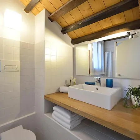 Castello Di Godego Sleeps 2 Air Con Wifi * 베니스